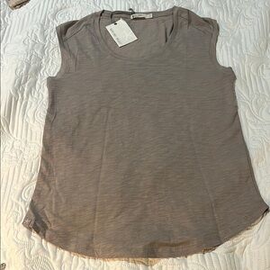 Women's barefoot Dreams Malibu Sleeveless Top in Beach Rock XS. WT249